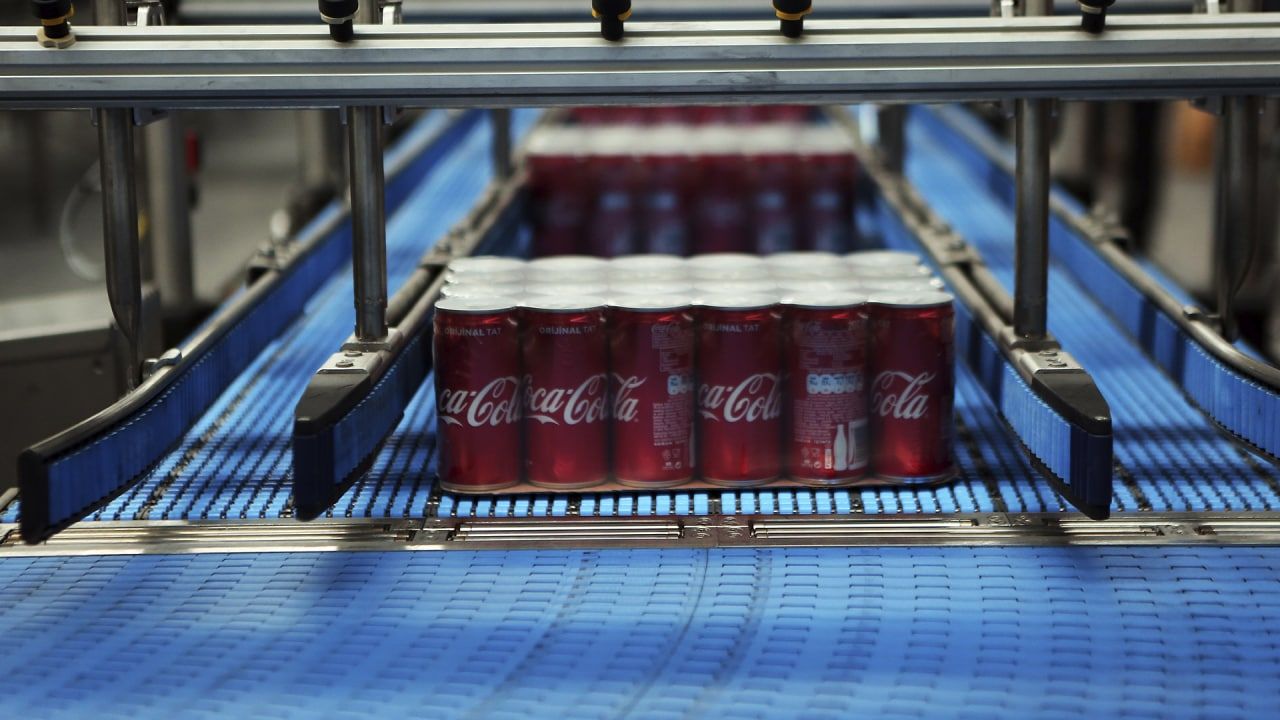 Немецкие супермаркеты отказываются продавать подорожавшую продукцию Coca-Cola