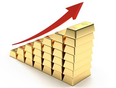 Золото слабо дорожает на снижении доходности гособлигаций США