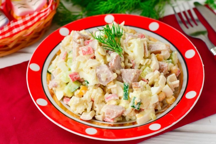 20 замечательных салатов с крабовыми палочками и кукурузой салат, палочками, крабовыми, консервированной, палочек, крабовых, понадобится, кукурузы, майонез, Салат, кубиком, специиПриготовление, нарежь, кукурузой, крабовые, палочки, заправь, кукурузу, ингредиенты, Нарежь