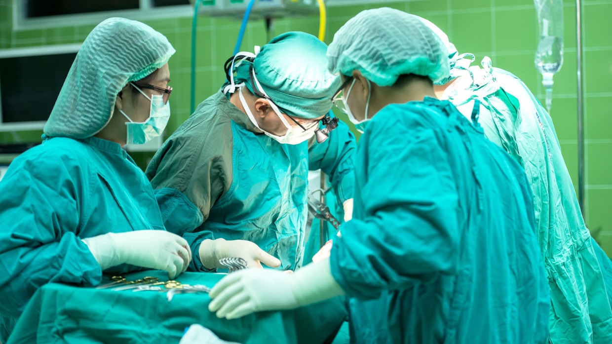 Ведущие хирурги России провели мастер-класс для коллег из регионов Наука