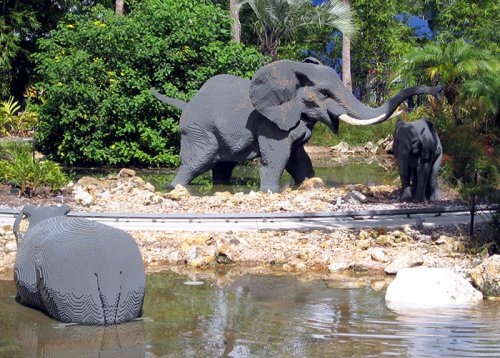 Удивительные LEGO-скульптуры, глядя на которые так и хочется достать свой конструктор и начать строить Удивительные LEGO-скульптуры, глядя на которые так и хочется достать свой конструктор и начать строить