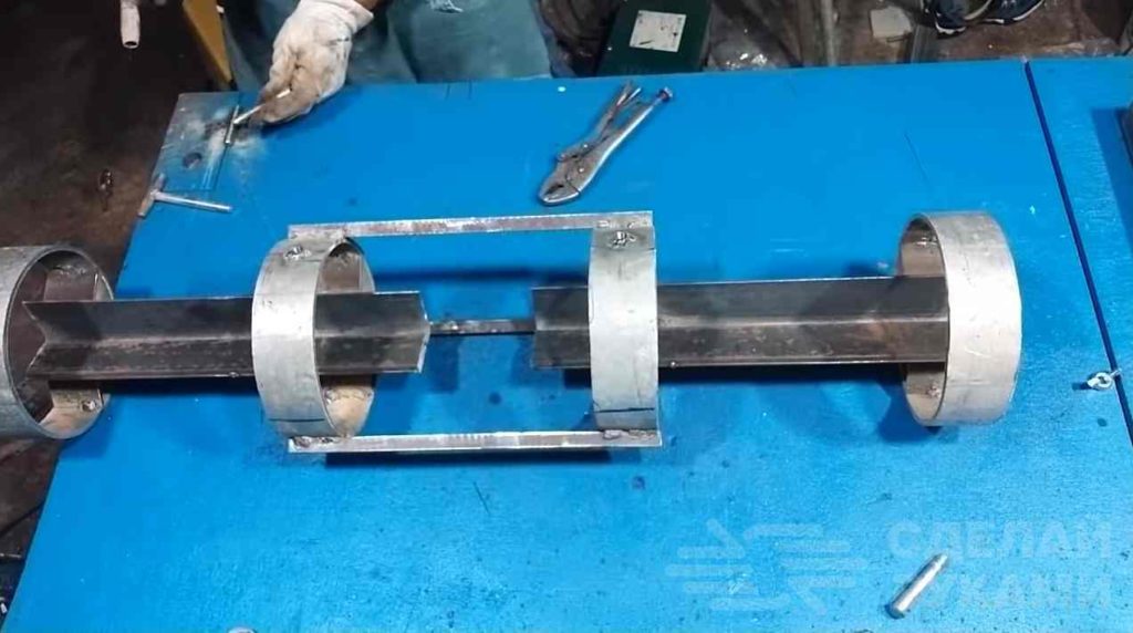 Простое приспособление, которое облегчит сварку металла самоделкин