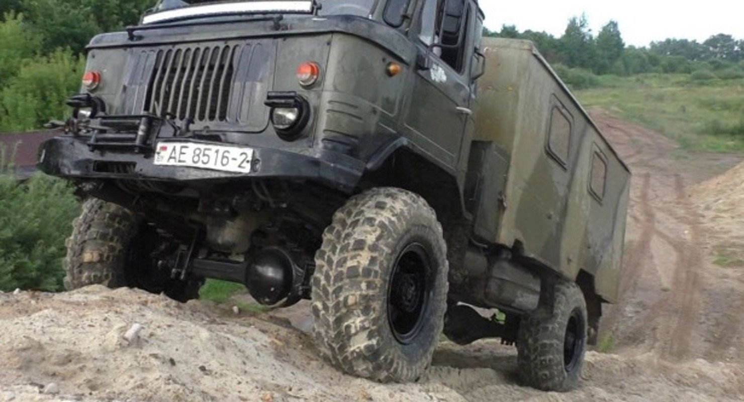 Грузовики СССР и Германии на бездорожье — кто круче?