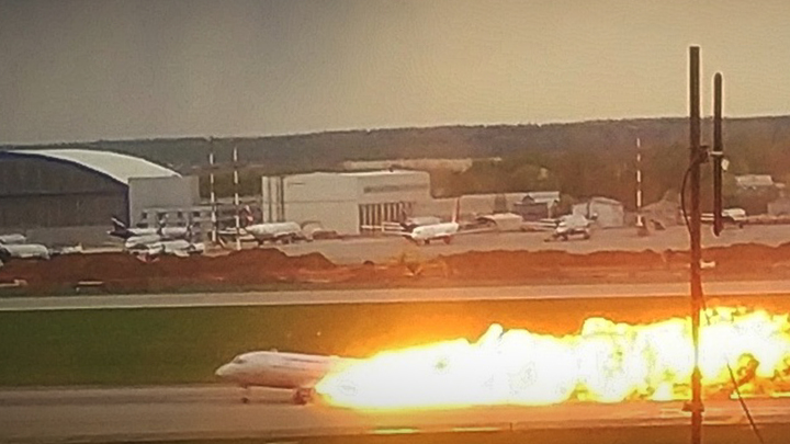 Цена жизни 41 пассажира оказалась в одной кнопке? Ошибки аварийных служб при тушении SSJ-100 разбирают эксперты