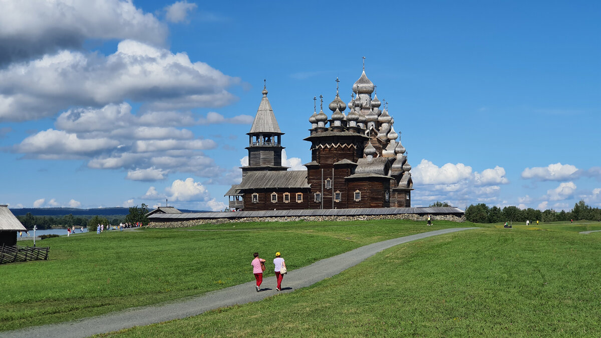 Остров Кижи - жемчужина России! церковь, Преображенская, церкви, Покровская, острова, Преображенской, здесь, КижахИ, смотреть, Муромского, архитектурный, ансамбль, совсем, своей, Лазаря, Воскрешения, случае, Севера, Елизарова, возведены