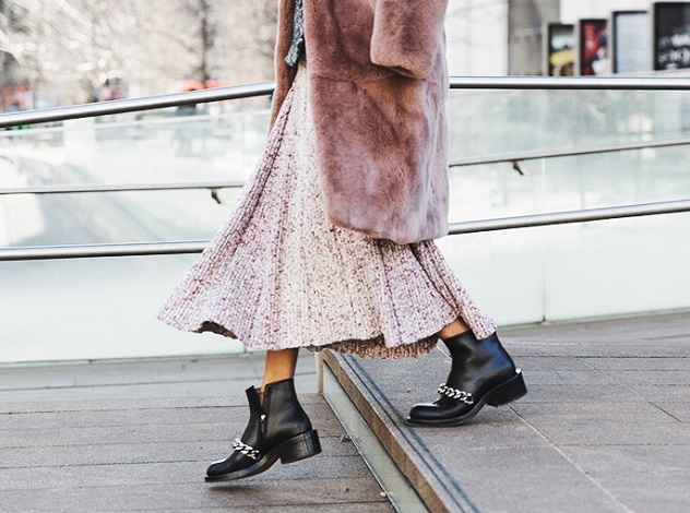 Картинки по запросу givenchy boots street style