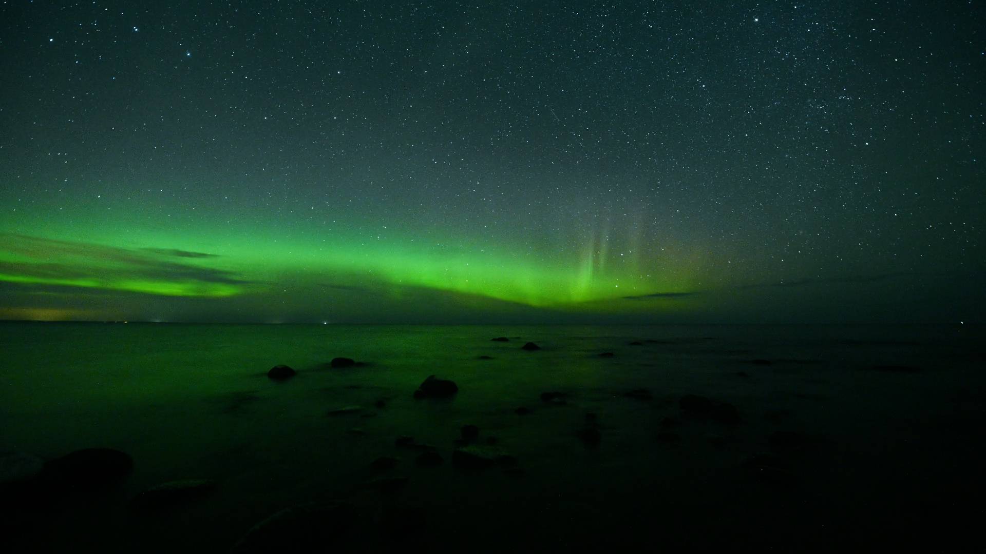 Жители Карелии наблюдали за северным сиянием на Ладожском озере
