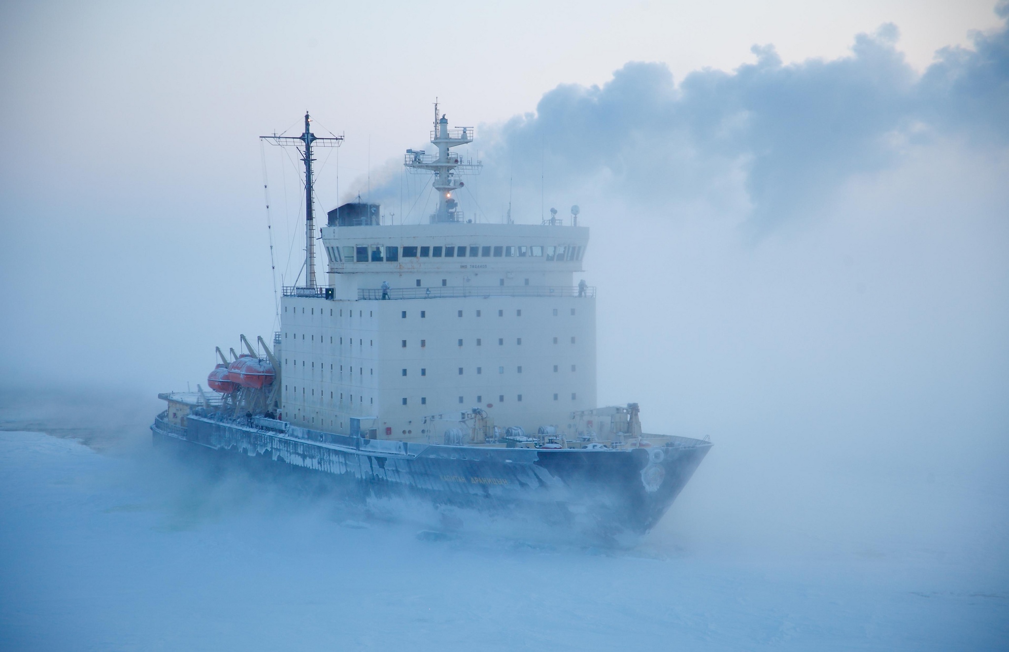 Storm arctic. Капитан Драницын ледокол. Корабль Капитан Драницын. Ямал атомный ледокол. Вайгач атомный ледокол.