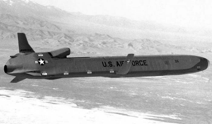 Ядерный взрыв на Луне: как США хотели напугать СССР