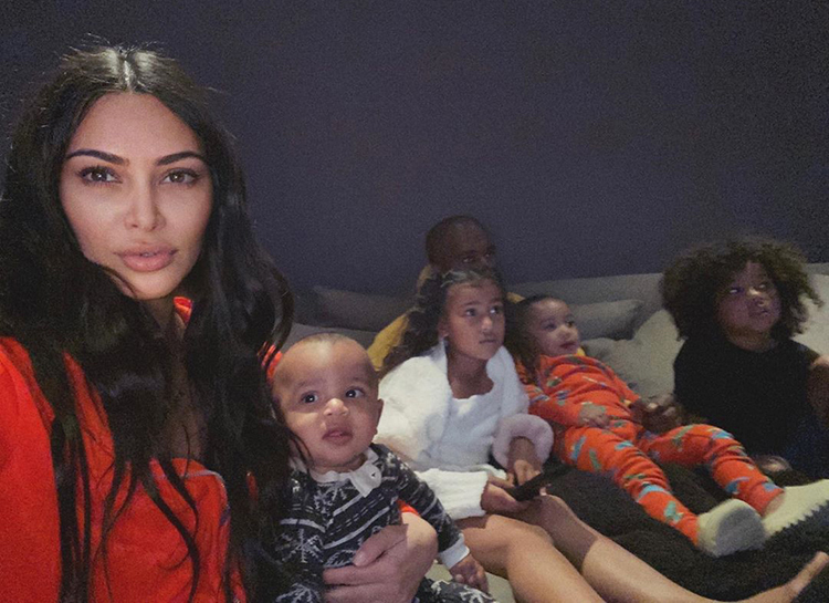 Инсайдер о браке Ким Кардашьян и Канье Уэста: "Они уже год живут раздельно" Инсайдер о браке Ким Кардашьян и Канье Уэста: "Они уже год живут раздельно" Звезды,Звездные пары