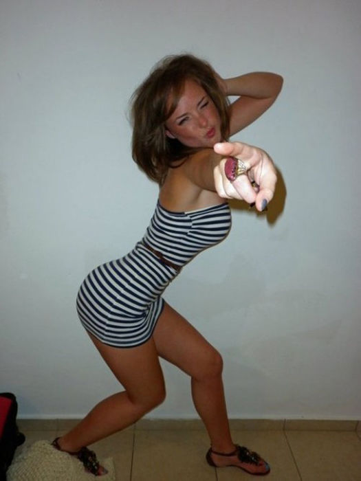 Девушки в обтягивающих платьях Девушки в обтягивающих платьях позитив