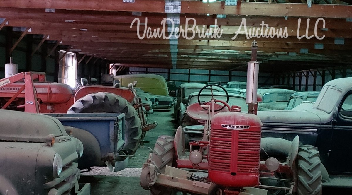 На аукцион выставлена невероятная коллекция из 250 классических автомобилей На аукцион выставлена невероятная коллекция из 250 классических автомобилей авто,авто и мото,автоновости,видео