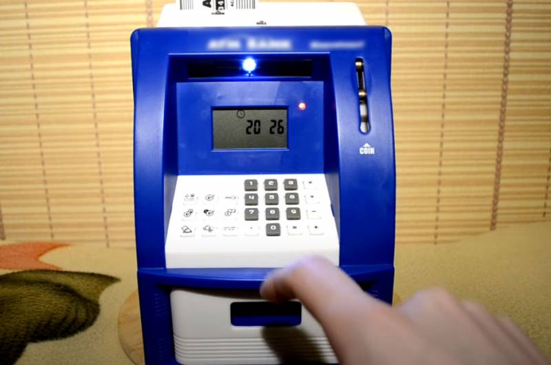 Россияне пожаловались на списание «президентского» детского пособия в счёт долгов