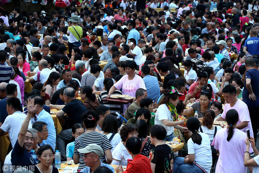 Чудеса китайского фаст-фуда: как накормить 20 тысяч человек за пару часов еда,интересное,Китай,туристы,фаст-фуд