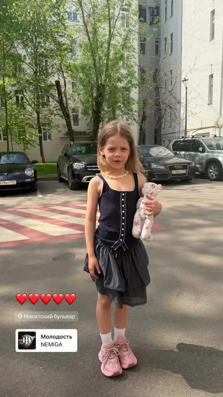 Софья Синицына показала пятилетнюю дочь от Павла Табакова в стильном образе Синицына, Софья, Табакова, также, отношения, дочери, Павла, ИсхаковымСиницына, Дмитрием, любит, Леонидом, Гагариной, Полины, мужем, бывшим, Гигинеишвили, публиковать, режиссёром, Блаватником, фотографом