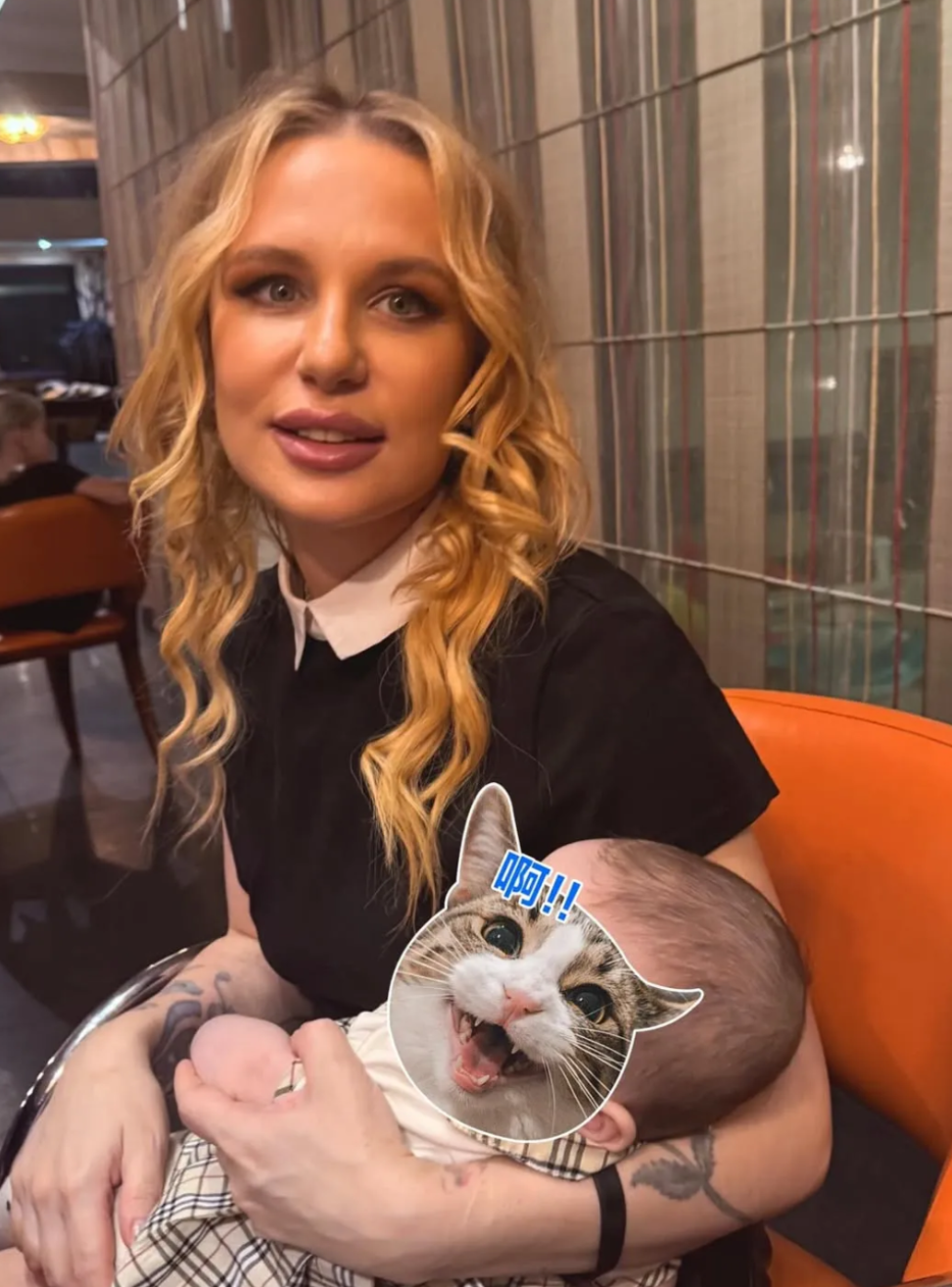 В «голом» платье и с готическим макияжем: Валерия Гай Германика с дочерью на открытии ММКФ-2026 Германика, Валерия, режиссер, Октавия, родила, прошлом, момент, Валерии, любви, история, делилась, ребенка —, готова, платье, девушки, впервые, стала, женщиныВ, зарождать» —, появлялся —