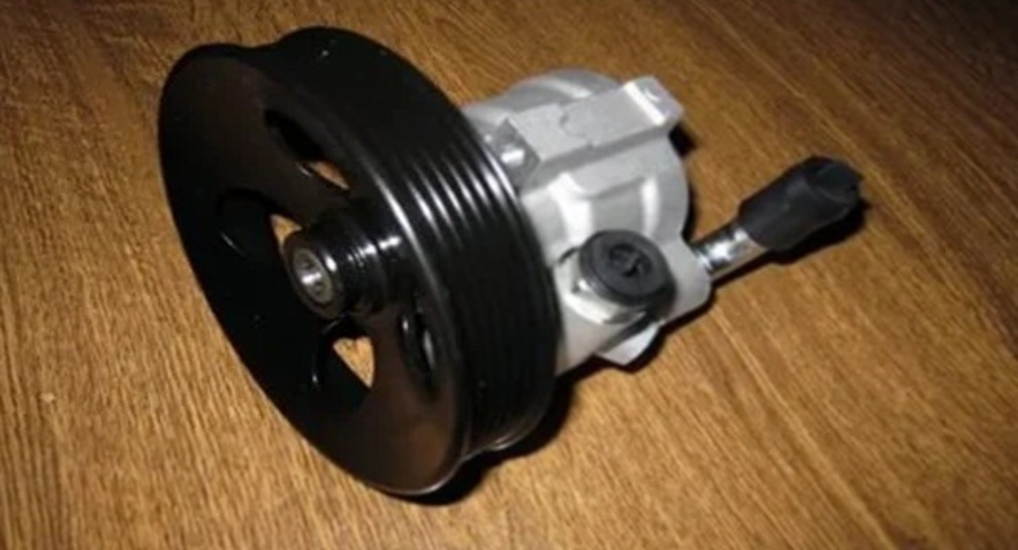 Главные ошибки, приводящие к поломке гидроусилителя руля