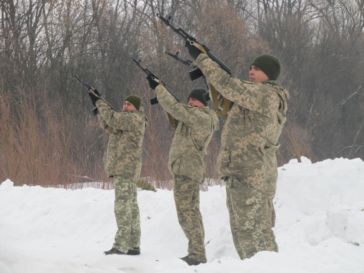 Украинские ультраправые группировки грозят Зеленскому «вооруженным «майданом»