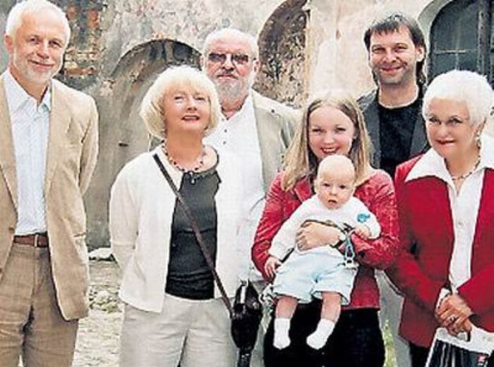 Лина Пакнене с семьей | Фото: kino-teatr.ru