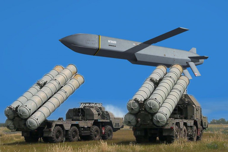 НА УКРАИНСКИЙ ПОЛИГОН МАКРОН ПОДКИНУЛ «СКАЛЬПЫ»