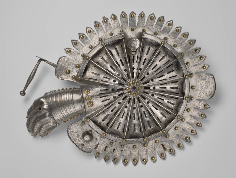 Шлемы и доспехи: Филадельфийский музей искусств история,оружие