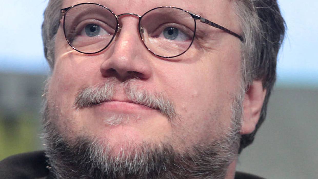 Режиссер «Аллеи кошмаров» хочет выпустить черно-белую версию фильма Режиссер «Аллеи кошмаров» хочет выпустить черно-белую версию фильма Шоу-бизнес