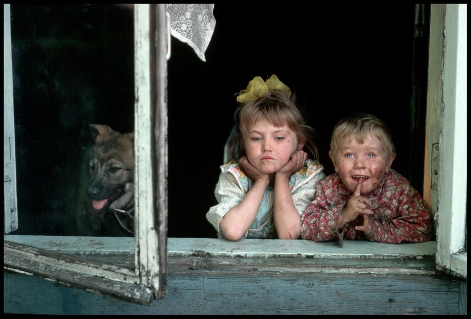 15 красноречивых фото о том, как жилось людям, когда умирал Советский Союз