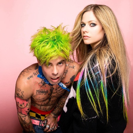 Музыка их связала: Аврил Лавинь встречается с бывшим парнем Деми Ловато рэпером Mod Sun Музыка их связала: Аврил Лавинь встречается с бывшим парнем Деми Ловато рэпером Mod Sun Звезды,Звездные пары