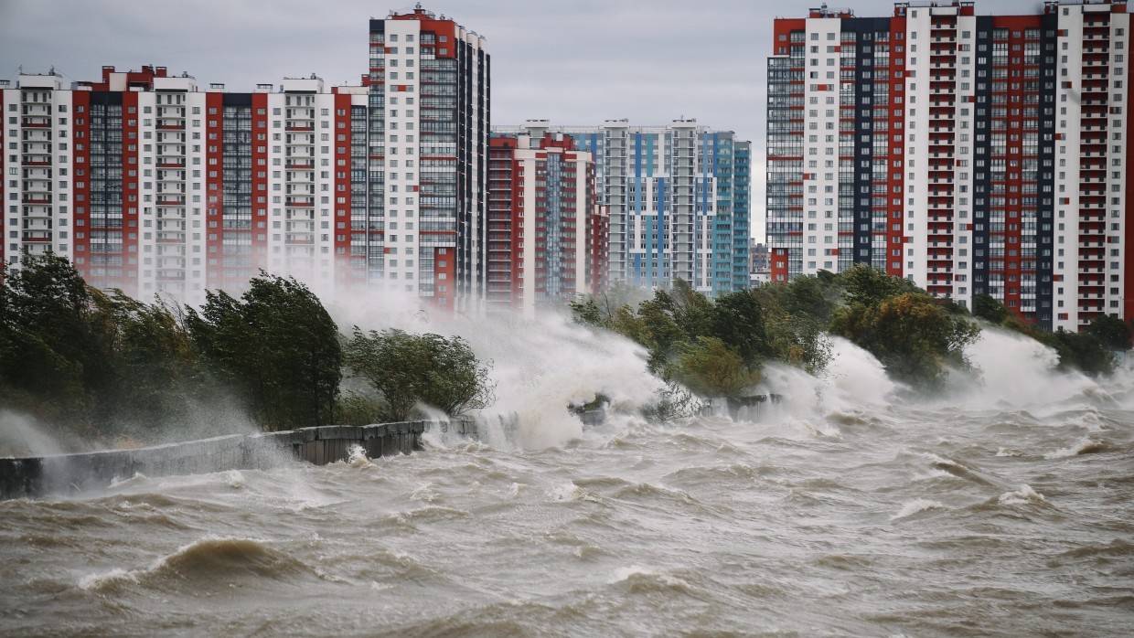 Синоптик Колесов предупредил о возможном наводнении в Петербурге из-за сильных дождей