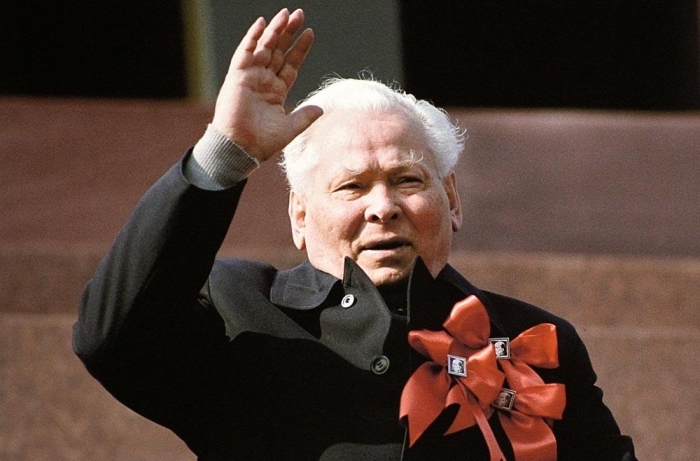 Какие прозвища были у вождей СССР: Кто такой гуталин, лимонадный Джо, ювелир и другие Какие прозвища были у вождей СССР: Кто такой гуталин, лимонадный Джо, ювелир и другие генеральный секретарь,история,партийные лидеры,прозвища,СССР,юмор