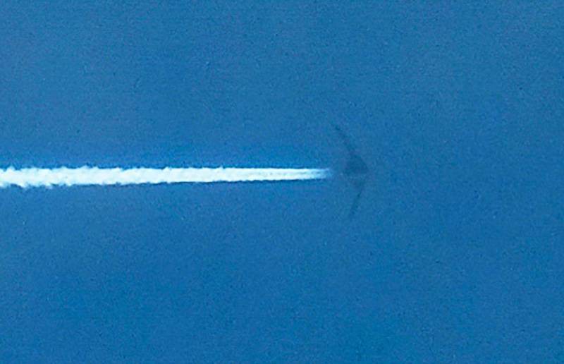 Загадочный стелс-самолет сфотографирован в небе над Филиппинами Новости