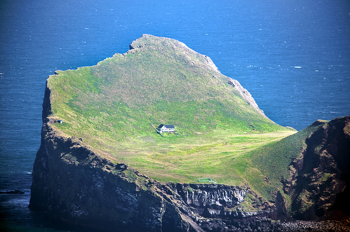 10 самых крошечных населённых островов мира