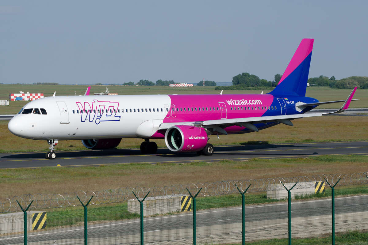 Лоукостер Wizz Air отменяет рейсы из-за низкой популярности