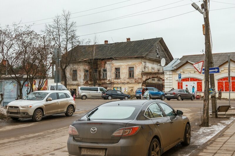 Кимры: красивая архитектура в ужасном состоянии Володарского, город, вдруг, Торговые, Кимры, УрицкогоНапишите, домики, случилось, шесть, прошедшие, рядыЗаброшенный, УрицкогоЗаброшенный, отреставрированГостиный, улКирова, Лужина», связи«Дом, Отделение, отреставрировали, Лужина, только