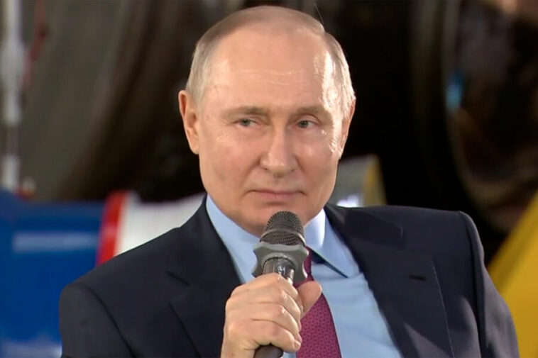 «Мы переживаем особое время». О чем говорил Путин на форуме в Москве