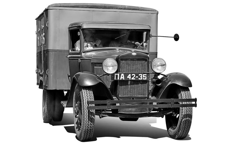 Легендарная хлебовозка из «Места встречи...»: история звезды Легендарная хлебовозка из «Места встречи...»: история звезды авто,автомобиль,Россия