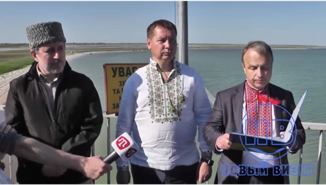 Это надо видеть: Украинцы устроили очередное шоу на границе с Крымом
