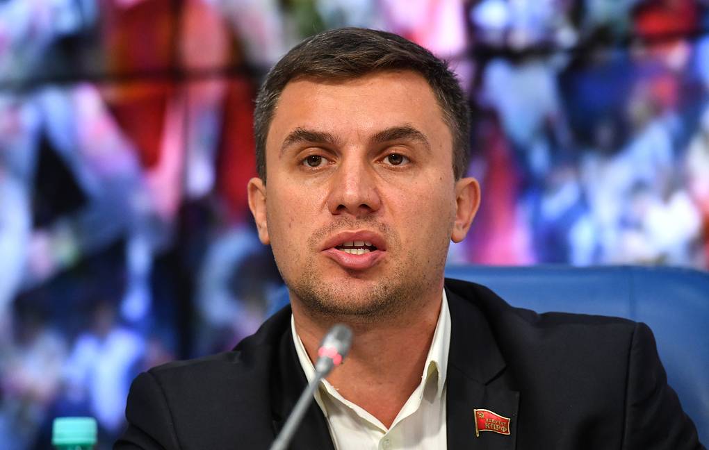 Полицейские задержали депутата саратовской облдумы от КПРФ