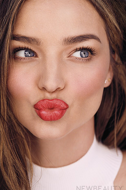 Стикеры от радиации, фильтр для щелочной воды и пало санто: Миранда Керр о здоровых привычках Интервью