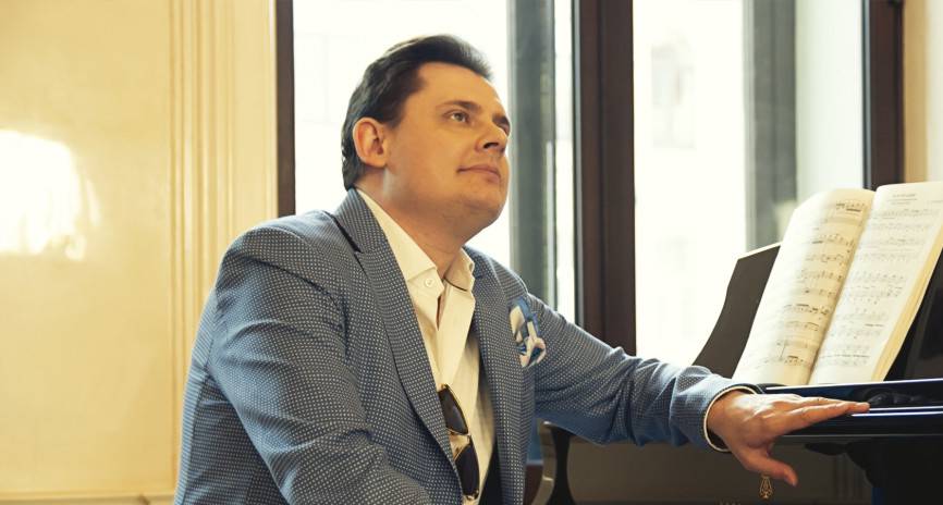 Понасенков хочет отсудить квартиру у историка Соколова и организовать там музей