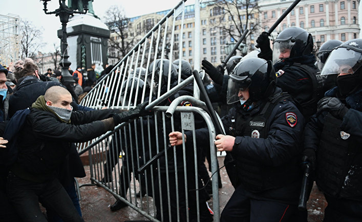 Читатели Dagens Nyheter: а когда американская полиция въезжала на машинах в толпу, в ЕС молчали 