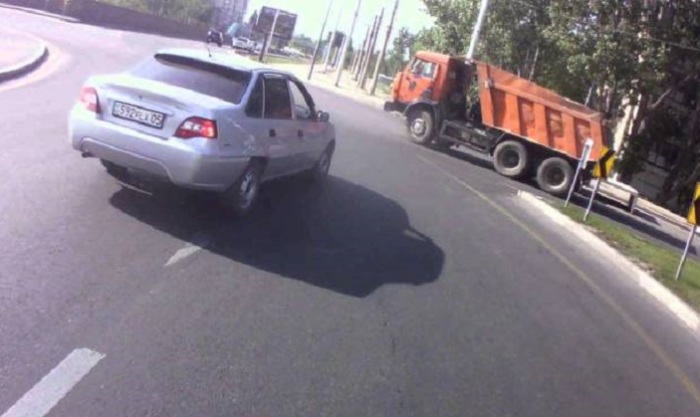 Ошибки водителей в транспортном потоке авто и мото,автоновости