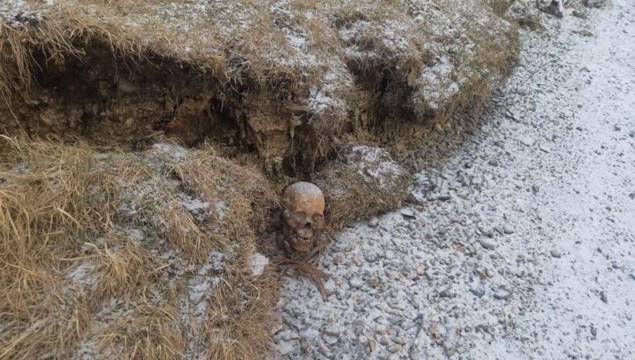 В Иркутской области на берегу Байкала обнаружили неизвестные старинные захоронения