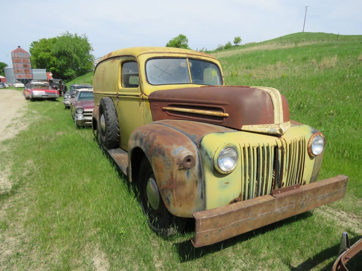 На аукцион выставлена невероятная коллекция из 250 классических автомобилей На аукцион выставлена невероятная коллекция из 250 классических автомобилей авто,авто и мото,автоновости,видео