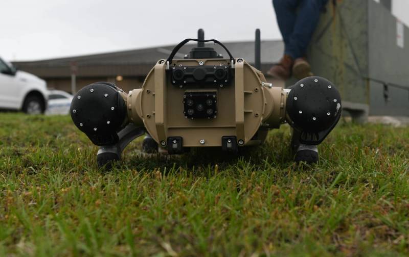 Проект SPUR: робот-собака становится снайпером оружие