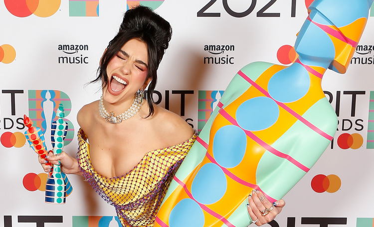 Дуа Липа, Элтон Джон, Тейлор Свифт, Билли Портер и другие на премии BRIT Awards 2021