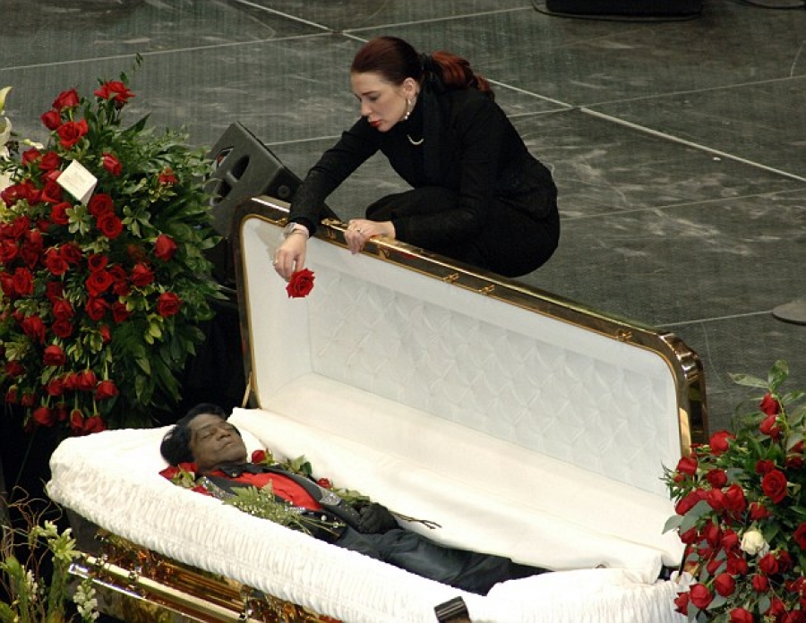 Самые дорогие и пышные похороны известных людей в истории