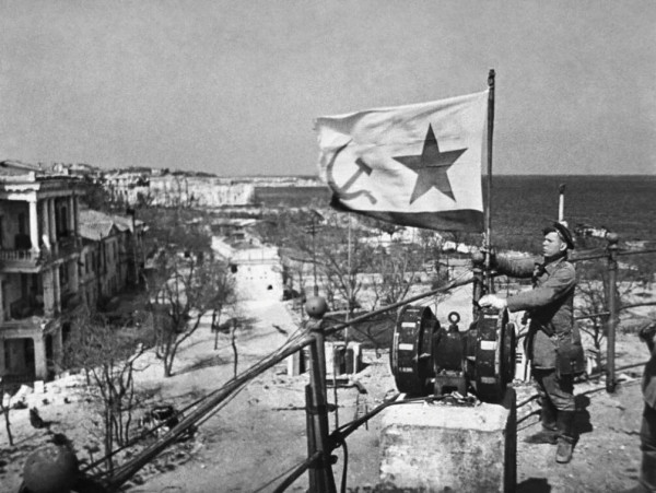Севастополь освобожден от фашистских захватчиков