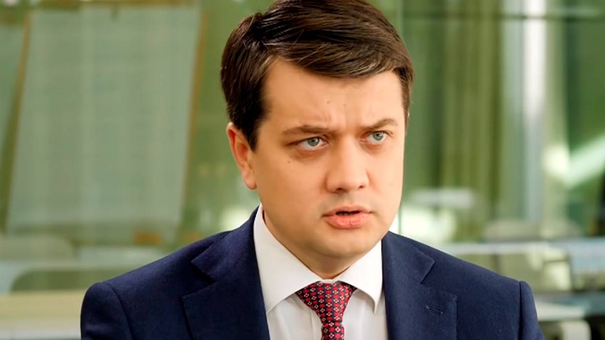 Политолог Золотарев назвал Разумкова возможной альтернативой Зеленскому