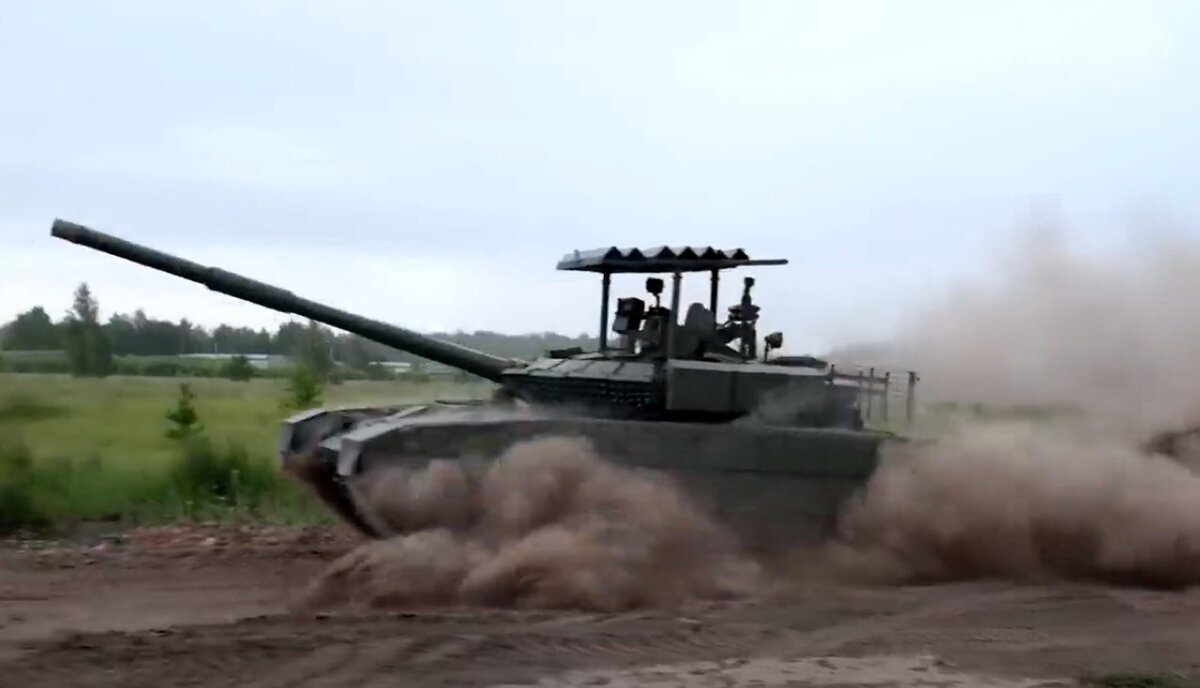 Ранее стало известно, что в России на «Омсктрансмаше» планируют возобновить производство танков Т-80 с нуля.